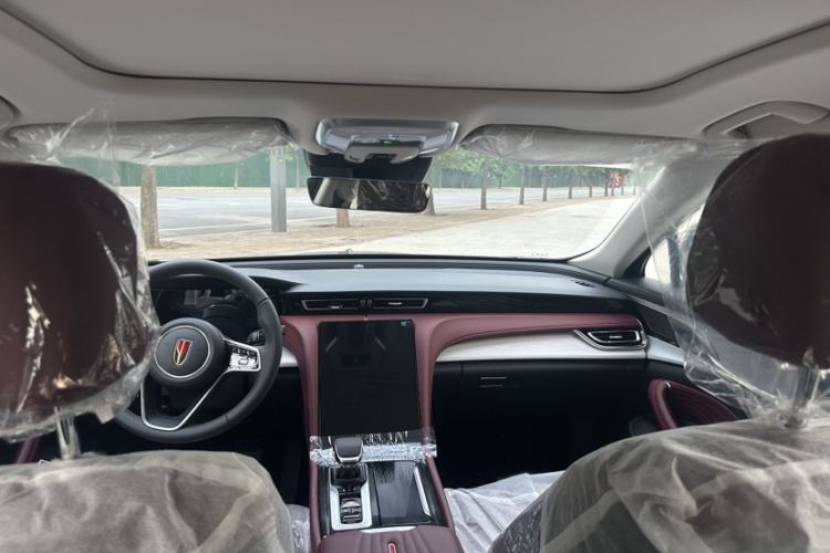 Used Hongqi H5 2025 2.0T Automatic Flag Edition – 500 000 Units Commemorative Version Interior 1