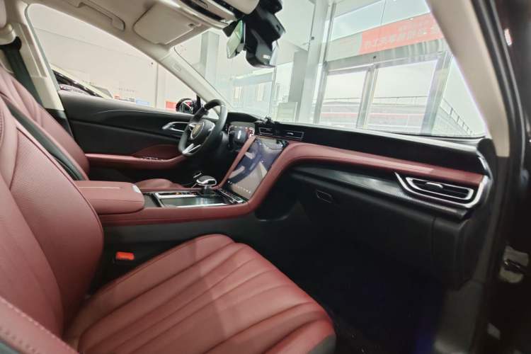 Used Hongqi H5 2025 Model 1.5T DCT Xuan Ying 2 Million Units Commemorative Edition Interior 11