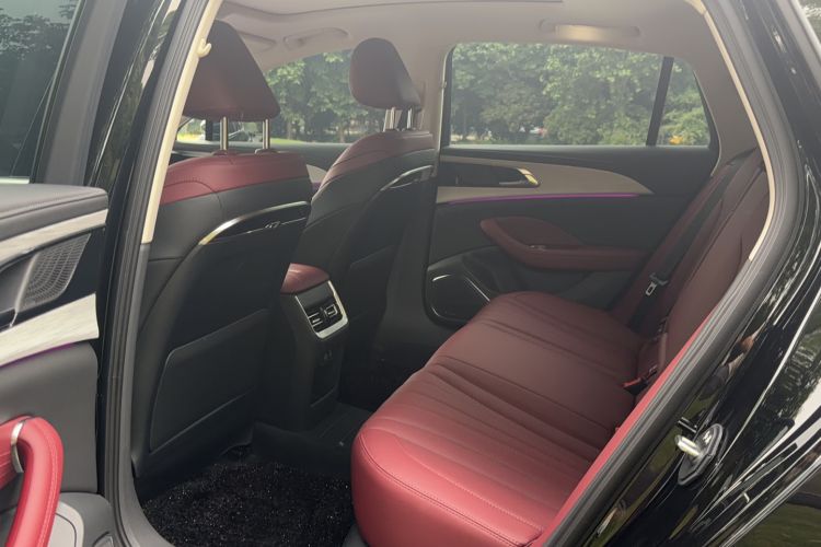 Used Hongqi H5 2025 2.0T Automatic Flag Edition – 500 000 Units Commemorative Version Interior 2