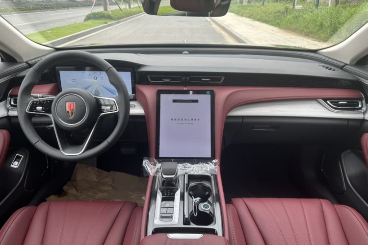 Used Hongqi H5 2025 2.0T Automatic Flag Edition – 500 000 Units Commemorative Version Interior 2