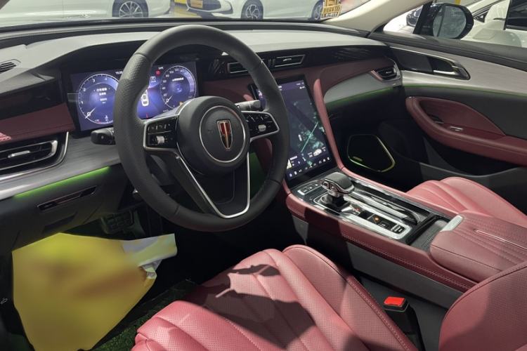 Used Hongqi H5 2025 2.0T Automatic Flag Edition – 500 000 Units Commemorative Version Interior 2