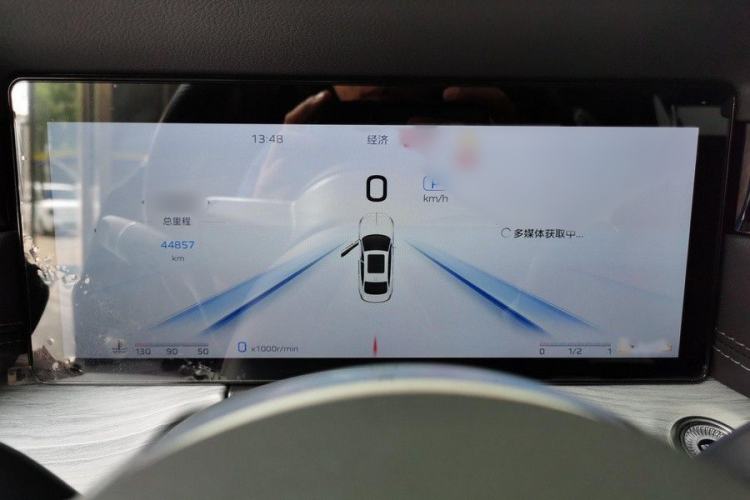 Used Hongqi H5 2025 2.0T Automatic Flag Edition – 500 000 Units Commemorative Version Interior 3