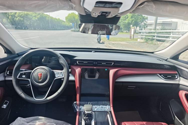 Used Hongqi H5 2025 2.0T Automatic Flag Edition – 500 000 Units Commemorative Version Interior 3
