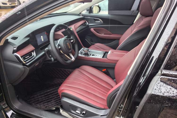 Used Hongqi H5 2025 Model 1.5T DCT Xuan Ying 2 Million Units Commemorative Edition Interior 3