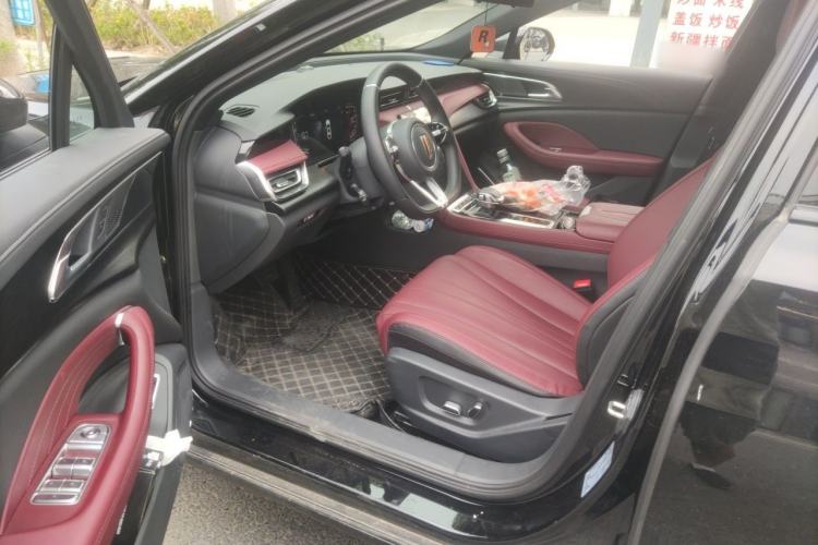 Used Hongqi H5 2025 Model 1.5T DCT Xuan Ying 2 Million Units Commemorative Edition Interior 3
