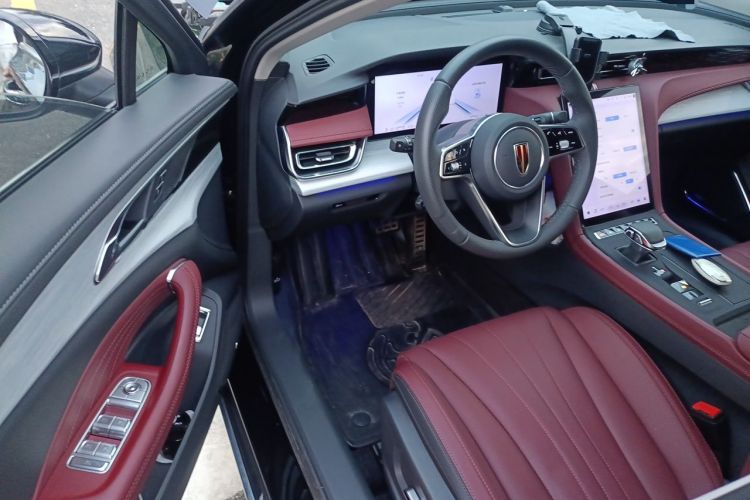 Used Hongqi H5 2025 2.0T Automatic Flag Edition – 500 000 Units Commemorative Version Interior 3