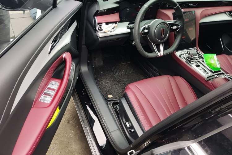 Used Hongqi H5 2025 2.0T Automatic Xuan Ying Edition Interior 3
