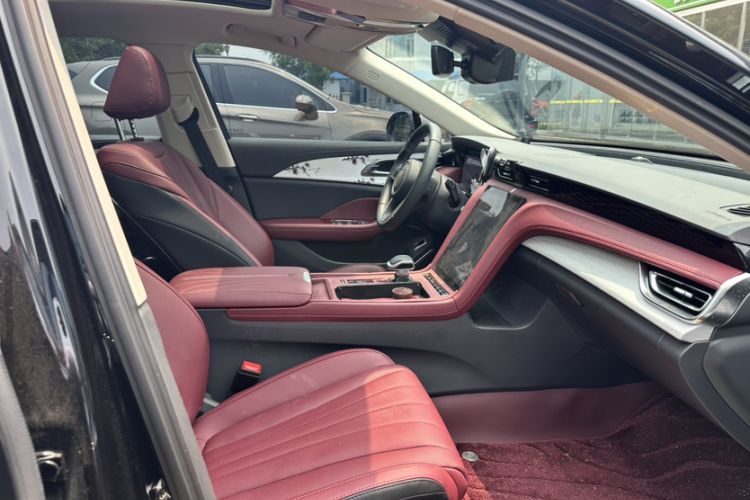 Used Hongqi H5 2025 2.0T Automatic Flag Edition – 500 000 Units Commemorative Version Interior 4