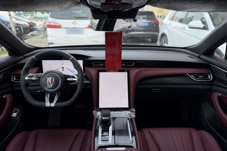 Used Hongqi H5 2025 Model 2.0T Automatic Xuan Ying 2 Million Units Commemorative Edition Interior 4