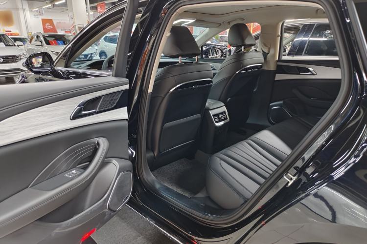 Used Hongqi H5 2025 1.5T DCT Qiyun 500 000th Unit Commemorative Edition Interior 4