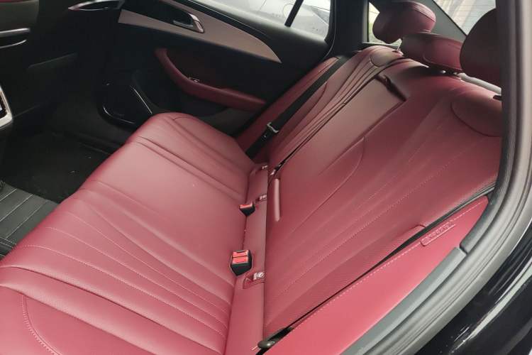 Used Hongqi H5 2025 2.0T Automatic Xuan Ying Edition Interior 4