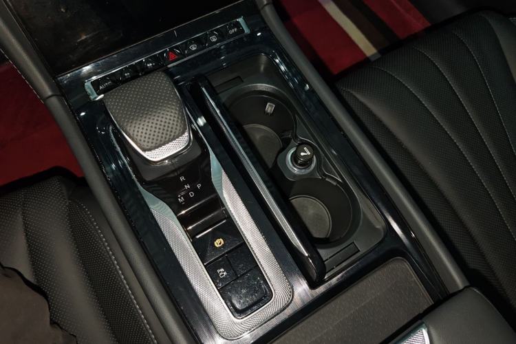 Used Hongqi H5 2025 1.5T DCT Qiyun 500 000th Unit Commemorative Edition Interior 4