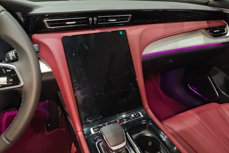 Used Hongqi H5 2025 2.0T Automatic Flag Edition – 500 000 Units Commemorative Version Interior 4