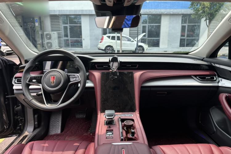 Used Hongqi H5 2025 2.0T Automatic Flag Edition – 500 000 Units Commemorative Version Interior 5
