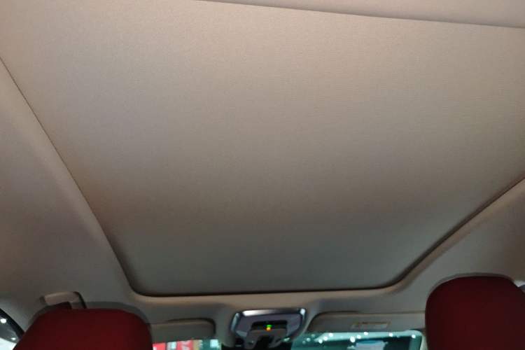 Used Hongqi H5 2025 2.0T Automatic Flag Edition – 500 000 Units Commemorative Version Interior 5