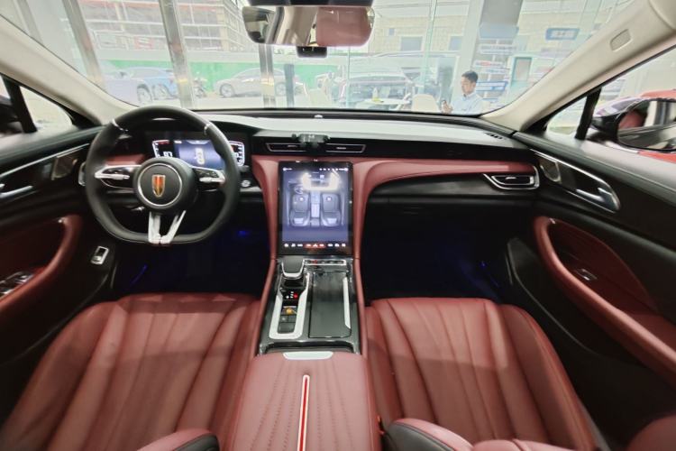 Used Hongqi H5 2025 Model 1.5T DCT Xuan Ying 2 Million Units Commemorative Edition Interior 7