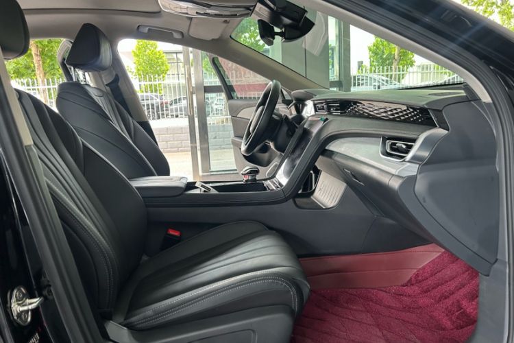 Used Hongqi H5 2025 2.0T Automatic Flag Edition – 500 000 Units Commemorative Version Interior 7