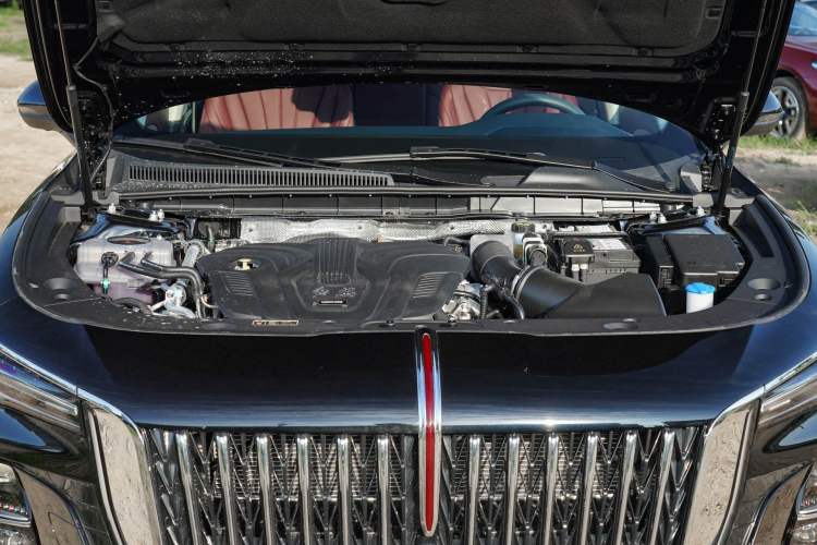 Used Hongqi H5 2025 2.0T Automatic Flag Edition – 500 000 Units Commemorative Version Interior 8