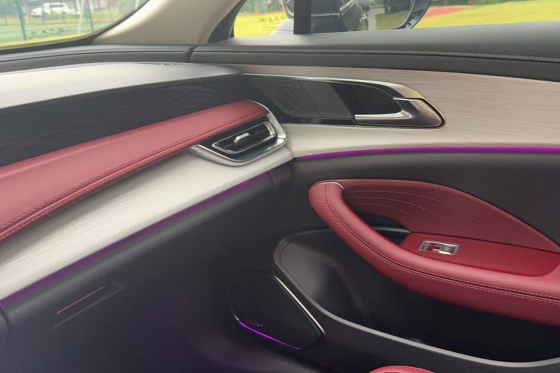 Used Hongqi H5 2025 2.0T Automatic Flag Edition – 500 000 Units Commemorative Version Interior 9