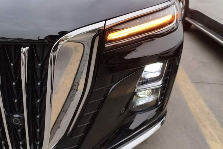 Used Hongqi H5 2025 2.0T Automatic Flag Edition – 500 000 Units Commemorative Version Left Front Headlight