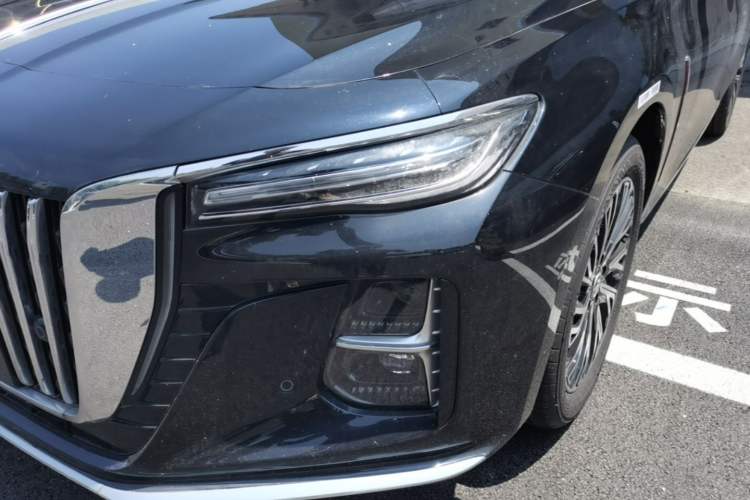Used Hongqi H5 2025 2.0T Automatic Flag Edition – 500 000 Units Commemorative Version Left Front Headlight