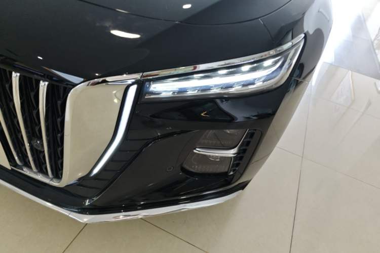 Used Hongqi H5 2025 2.0T Automatic Flag Edition – 500 000 Units Commemorative Version Left Front Headlight