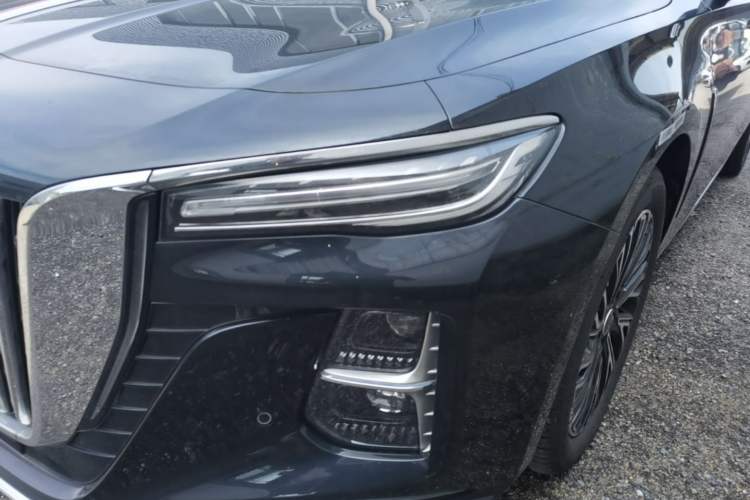 Used Hongqi H5 2025 2.0T Automatic Flag Edition – 500 000 Units Commemorative Version Left Front Headlight