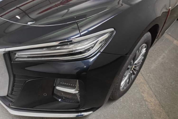 Used Hongqi H5 2025 2.0T Automatic Flagship 500 000th Unit Anniversary Edition Left Front Headlight