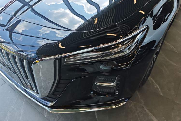 Used Hongqi H5 2025 2.0T Automatic Flag Edition – 500 000 Units Commemorative Version Left Front Headlight