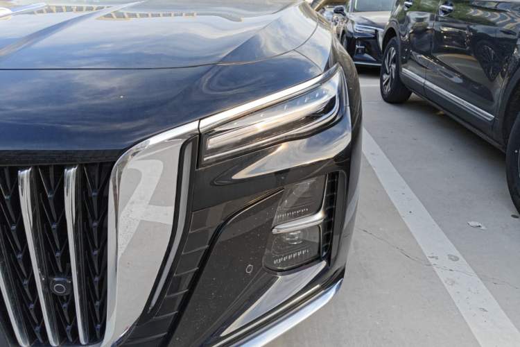 Used Hongqi H5 2025 2.0T Automatic Flag Edition – 500 000 Units Commemorative Version Left Front Headlight