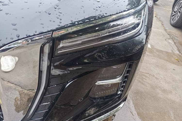 Used Hongqi H5 2025 2.0T Automatic Flag Edition – 500 000 Units Commemorative Version Left Front Headlight