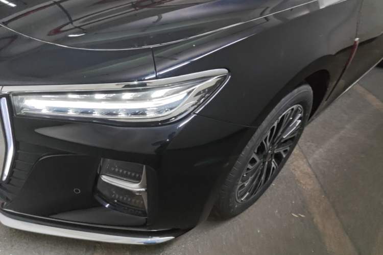 Used Hongqi H5 2025 2.0T Automatic Flag Edition – 500 000 Units Commemorative Version Left Front Headlight