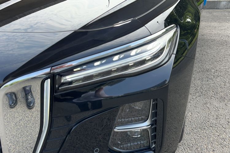 Used Hongqi H5 2025 2.0T Automatic Flag Edition – 500 000 Units Commemorative Version Left Front Headlight
