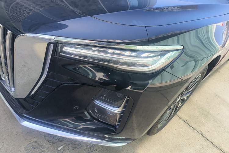 Used Hongqi H5 2025 2.0T Automatic Flag Edition – 500 000 Units Commemorative Version Left Front Headlight