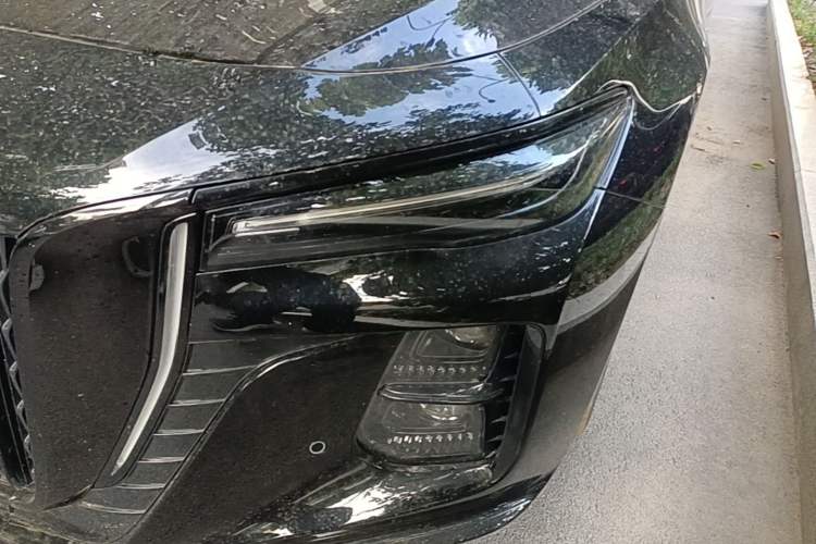 Used Hongqi H5 2025 Model 2.0T Automatic Xuan Ying 2 Million Units Commemorative Edition Left Front Headlight