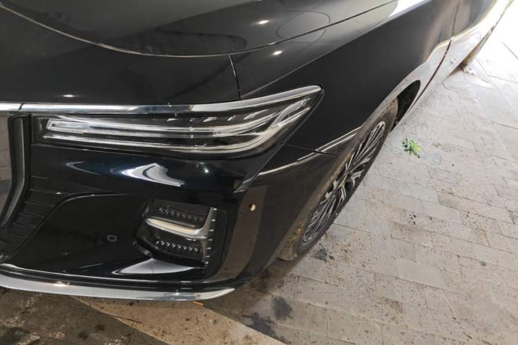 Used Hongqi H5 2025 2.0T Automatic Flag Edition – 500 000 Units Commemorative Version Left Front Headlight
