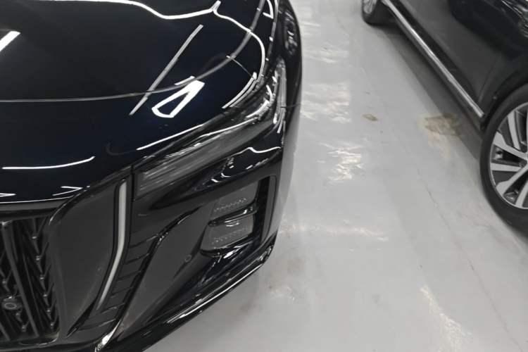 Used Hongqi H5 2025 Model 2.0T Automatic Xuan Ying 2 Million Units Commemorative Edition Left Front Headlight