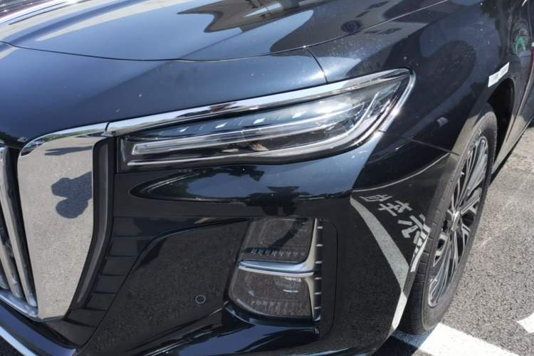 Used Hongqi H5 2025 2.0T Automatic Flag Edition – 500 000 Units Commemorative Version Left Front Headlight