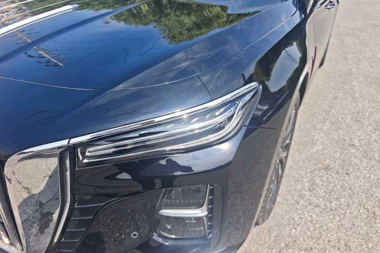 Used Hongqi H5 2025 2.0T Automatic Flag Edition – 500 000 Units Commemorative Version Left Front Headlight