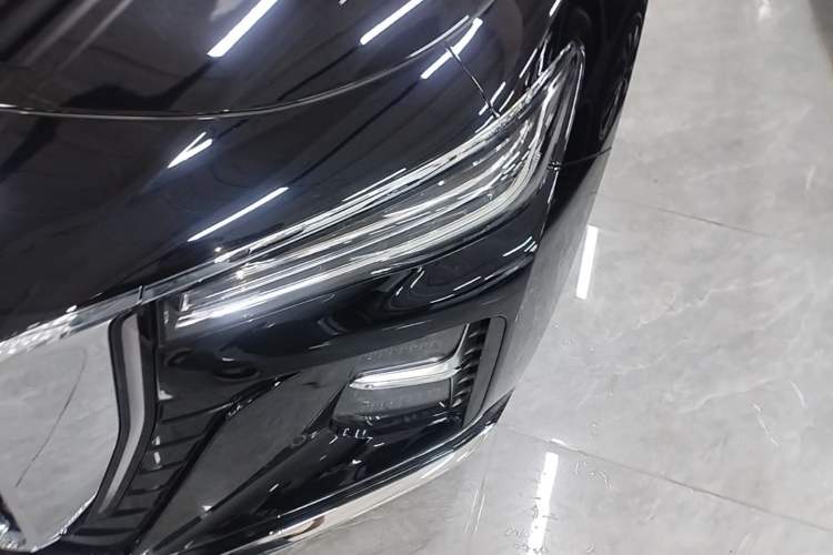 Used Hongqi H5 2025 2.0T Automatic Flag Edition – 500 000 Units Commemorative Version Left Front Headlight