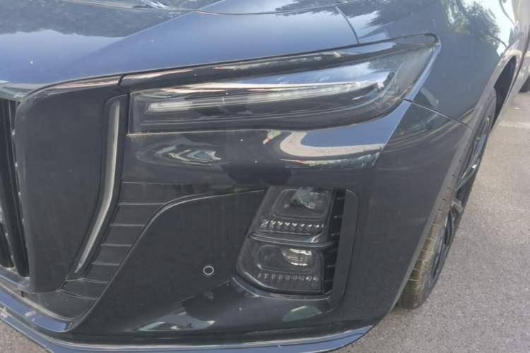 Used Hongqi H5 2025 Model 2.0T Automatic Xuan Ying 2 Million Units Commemorative Edition Left Front Headlight