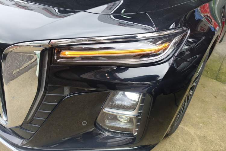 Used Hongqi H5 2025 2.0T Automatic Flag Edition – 500 000 Units Commemorative Version Left Front Headlight