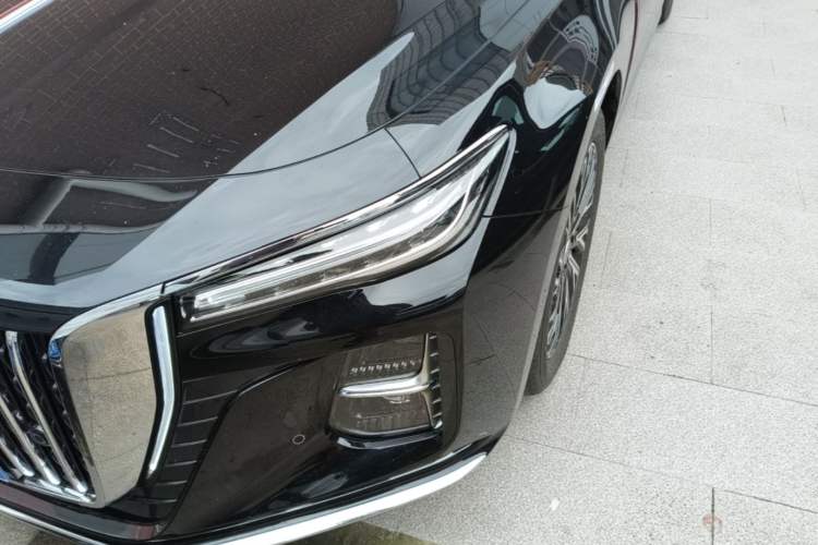 Used Hongqi H5 2025 2.0T Automatic Flag Edition – 500 000 Units Commemorative Version Left Front Headlight