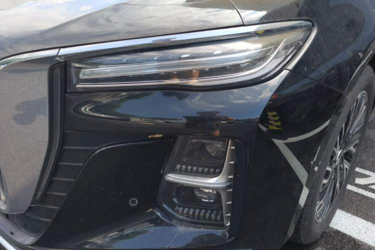 Used Hongqi H5 2025 2.0T Automatic Flag Edition – 500 000 Units Commemorative Version Left Front Headlight