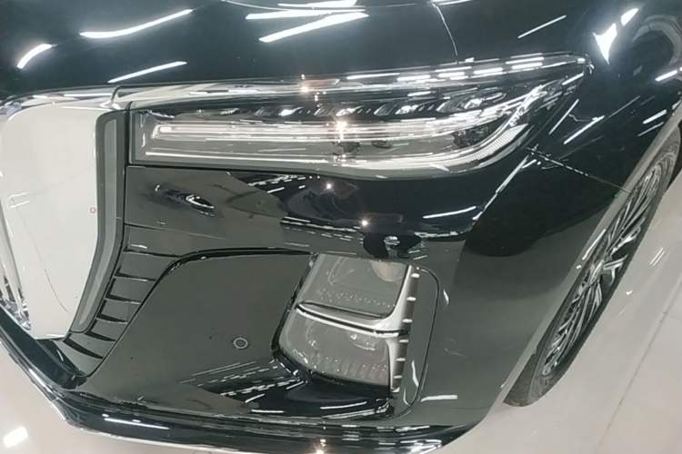 Used Hongqi H5 2025 2.0T Automatic Flag Edition – 500 000 Units Commemorative Version Left Front Headlight