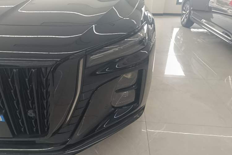 Used Hongqi H5 2025 Model 2.0T Automatic Xuan Ying 2 Million Units Commemorative Edition Left Front Headlight