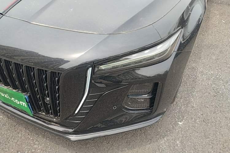 Used Hongqi H5 2025 Model 2.0T Automatic Xuan Ying 2 Million Units Commemorative Edition Left Front Headlight