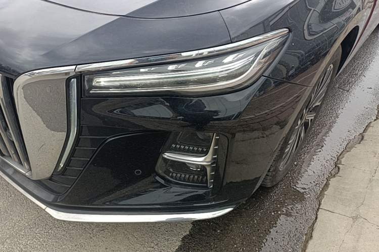 Used Hongqi H5 2025 2.0T Automatic Flag Edition – 500 000 Units Commemorative Version Left Front Headlight