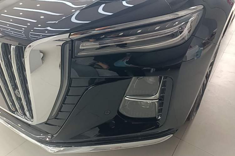 Used Hongqi H5 2025 2.0T Automatic Flag Edition – 500 000 Units Commemorative Version Left Front Headlight