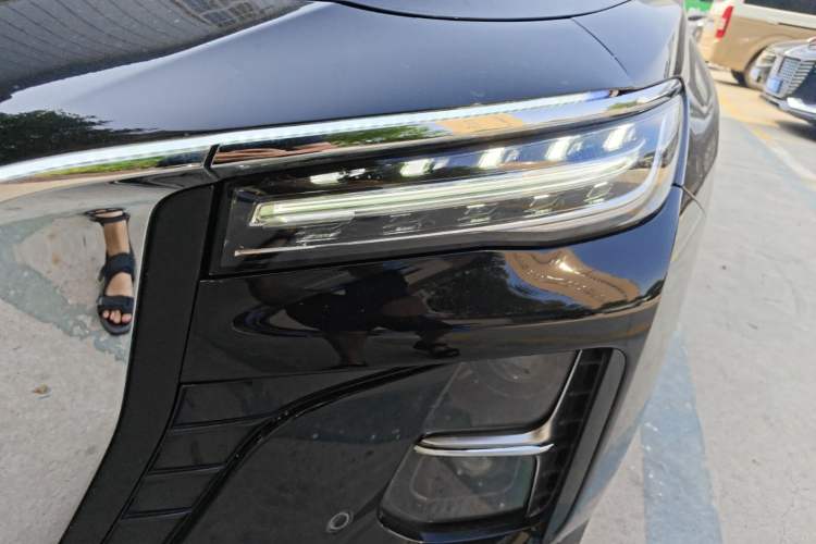 Used Hongqi H5 2025 2.0T Automatic Flag Edition – 500 000 Units Commemorative Version Left Front Headlight